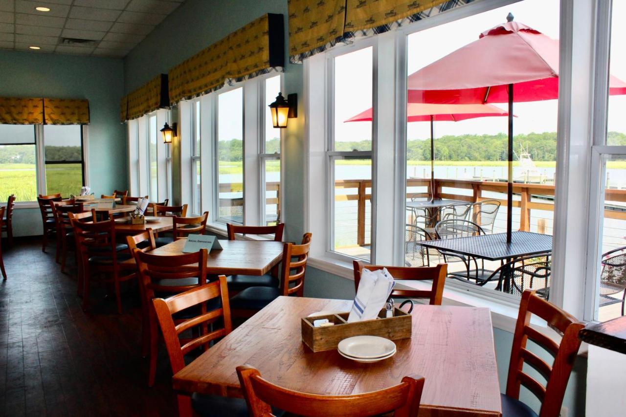 Surry Seafood Company Hotel Exterior foto