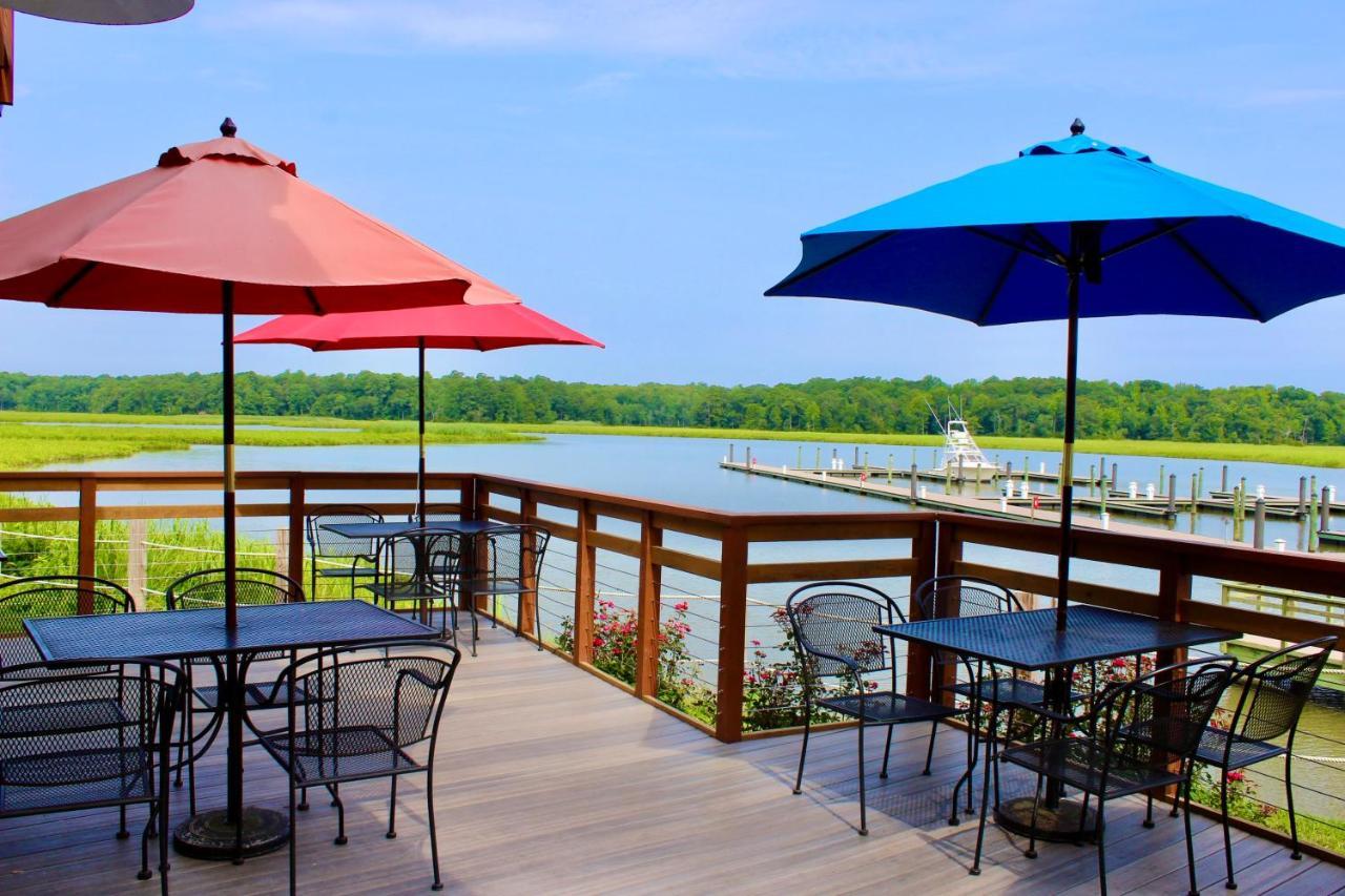 Surry Seafood Company Hotel Exterior foto